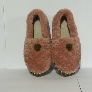 Ariat Plush Snuggle Slippers in Pink